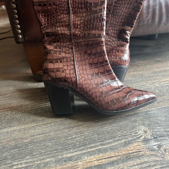 Boots - Picture 2 of 8